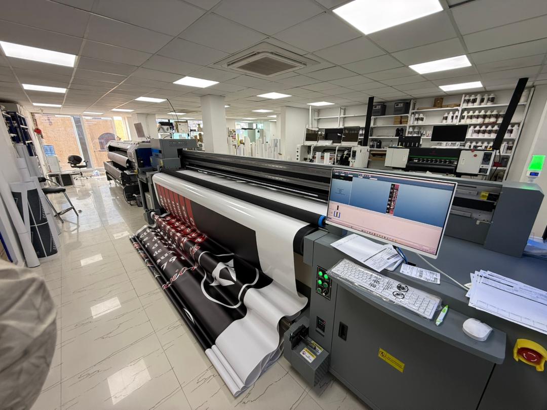 L’impression grand format dans l’atelier Solution Pub